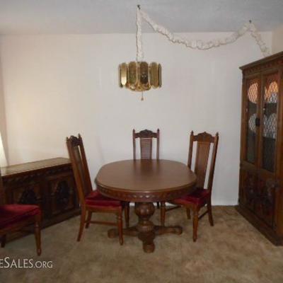 Dining room set, with china cabinet & buffet