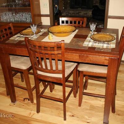 Gorgeous dining room set with 10 chairs!