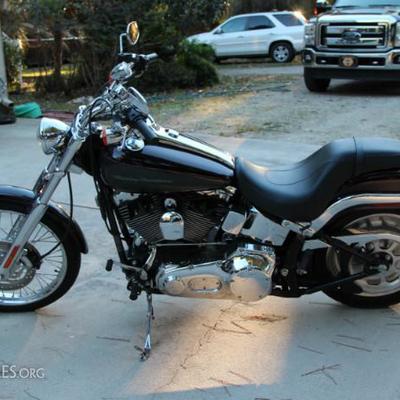 '05 Harley Davidson Duece Softail
$11,000
