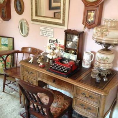 ~ WELCOME TO OUR VICTORIAN B&B ESTATE SALE! PARLOR LAMPS, WRITING CHAIR, 4 REGULATOR CLOCKS, VINTAGE TYPEWRITERS ~