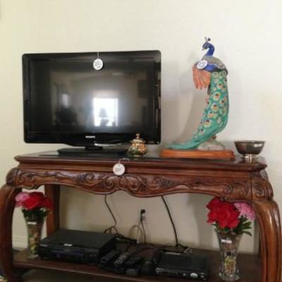 Large Franlkin Mint Peacock Porcelain Statue with base. TV not for sale, sorry