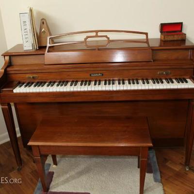 Baldwin Spinet Upright Piano and Bench