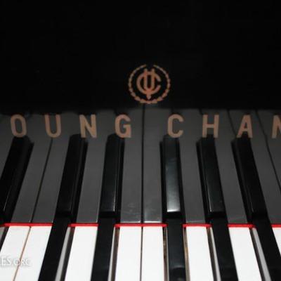 A5#1 Young Chang 1994 Baby Grand Piano 5’1’’ Black Higloss Few Small Scratches Condition of 9 Model G157 #G008723