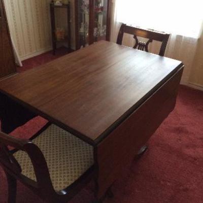 Duncan Phyfe dining table with sides dropped