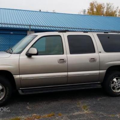 2001 1500 Chevrolet Suburban, Power windows, Power Locks, Cruise, AC, AM/FM-CD-Tape, Leather, Power Seats, Running Board