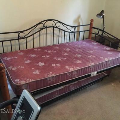 $100 Day Bed