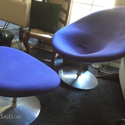 Vintage purple retro swivel chair and ottoman 