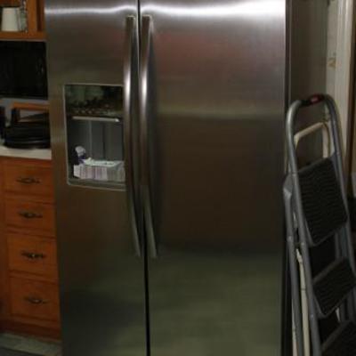 Whirlpool Gold side by side refrigerator