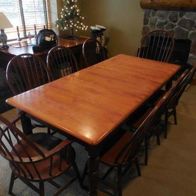 Nichols & Stone Dining Table W/8 Chairs