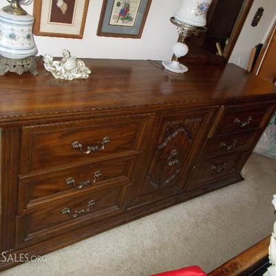 Dresser with 2 mirrors $220