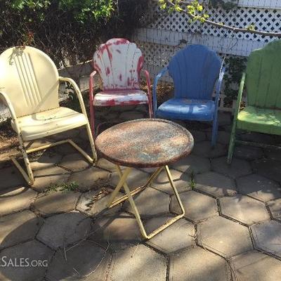 Mid century 'clam shell' patio chairs and table  