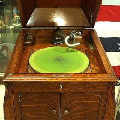 Victor Victrola Record Player - Very Nice Condition
Tiger Oak Cabinet
Made in January 1915