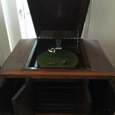 victoria record player