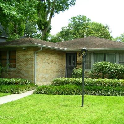 Mid-Century Rancher in Old Metairie.....