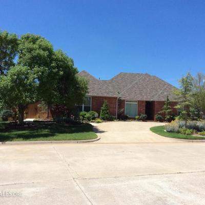 7 Oaks Circle, Oklahoma City, OK 73142 (in the Val Verde addition)