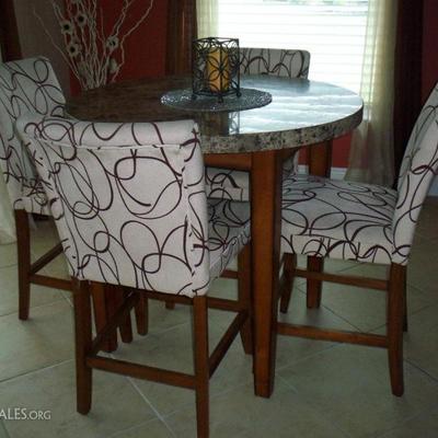 Babette's Furniture Table with 4 chairs