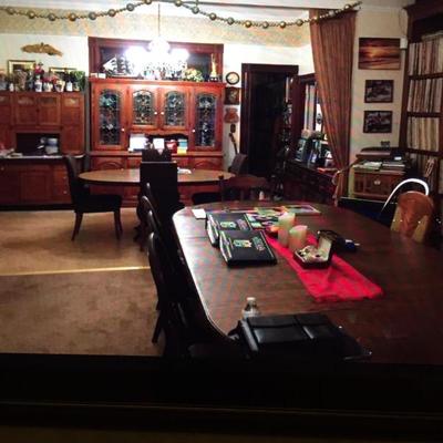 DINING TABLE WITH LEAFS & CHAIRS