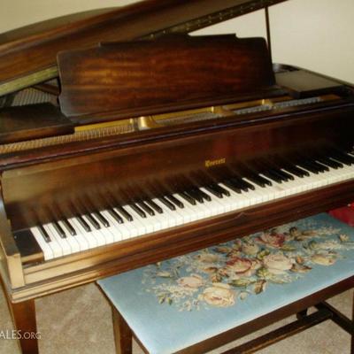 Everett Baby Grand Piano with Bench