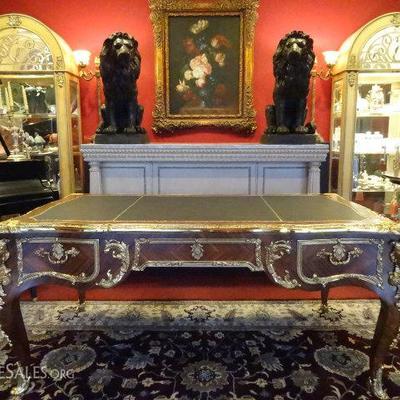 VERY FINE LOUIS XV STYLE DESK WITH HEAVY GILT BRONZE MOUNTS, GILT LEATHER TOP