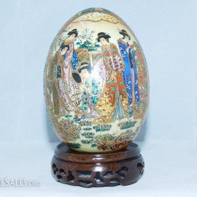 Hand-Painted Satsuma Egg with Gold Trim