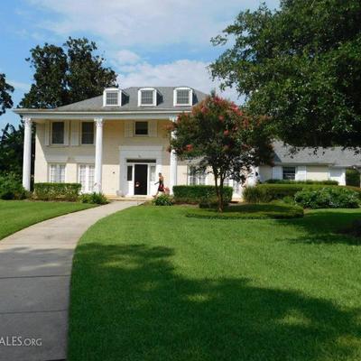 TAKE A LOOK AT THIS METAIRIE  MANSION! 