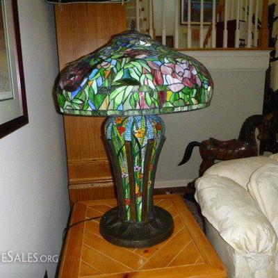 Tiffany-Style Stained Glass Table Lamp