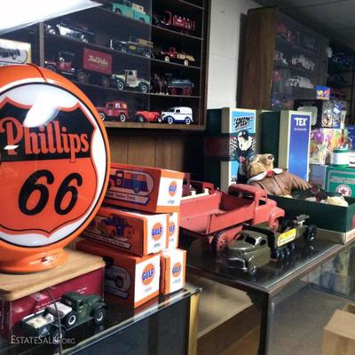 Phillips 66 motor oil lamp and TONS of vintage & repro truck, gasoline & oil collectibles