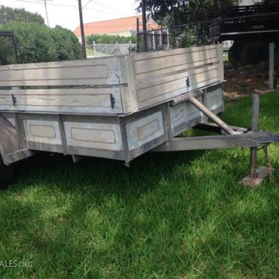 Trailer is a 6' X 12'. 1995 It is being Sold at 74 1st St Gretna, LA 70053