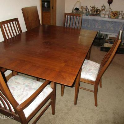 LANE TABLE ANDCHAirs
