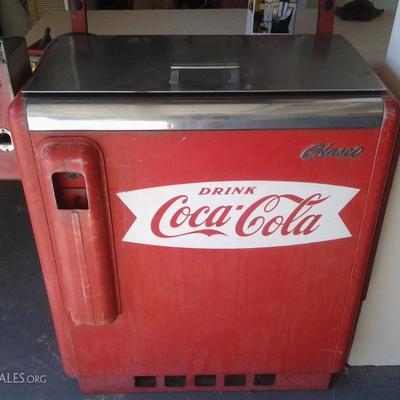 Vintage Glasco Coca-Cola Bottle Vendor GBV-50