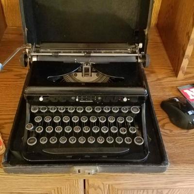 Royal 1930's Model O typewriter: sold
