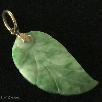 JYR035 Stunning Green Jade Leaf Pendant
