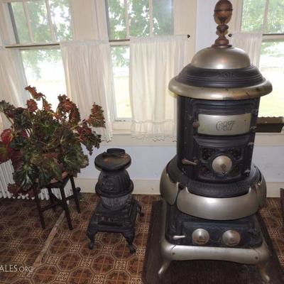 Geneva Andes cast Iron stove, Yale smaller cast iron stove