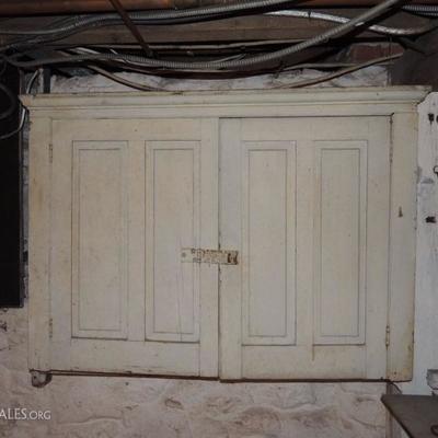 hanging cupboard