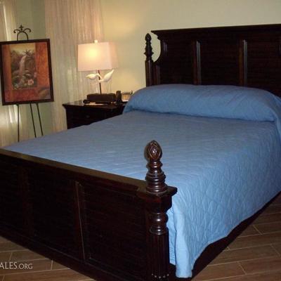 Ashley Furniture Queen bed